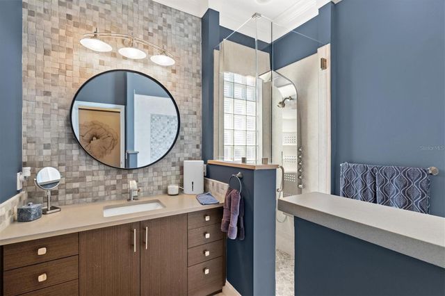 7305 LINKS COURT, Sarasota, FL 34243