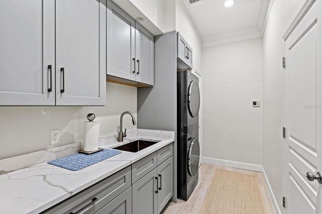 7305 LINKS COURT, Sarasota, FL 34243