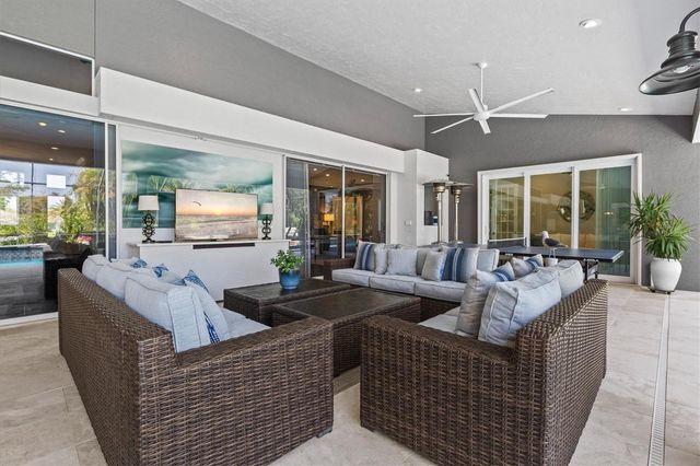 7305 LINKS COURT, Sarasota, FL 34243