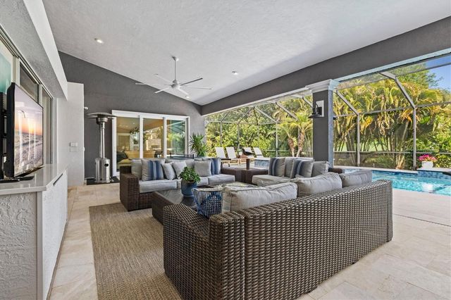 7305 LINKS COURT, Sarasota, FL 34243