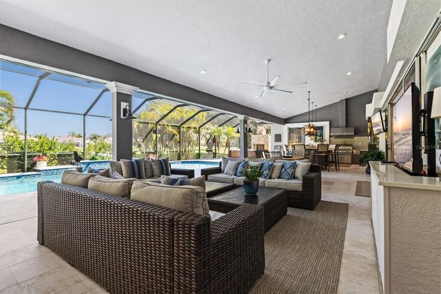 7305 LINKS COURT, Sarasota, FL 34243