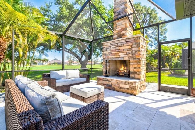 7305 LINKS COURT, Sarasota, FL 34243