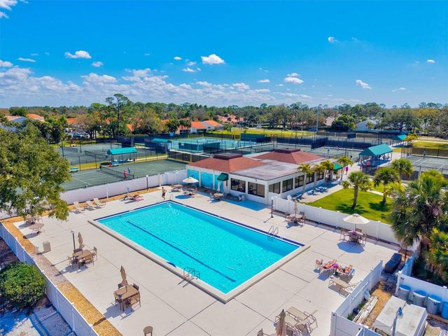 7305 LINKS COURT, Sarasota, FL 34243
