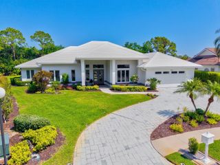 7305 LINKS COURT, Sarasota, FL 34243