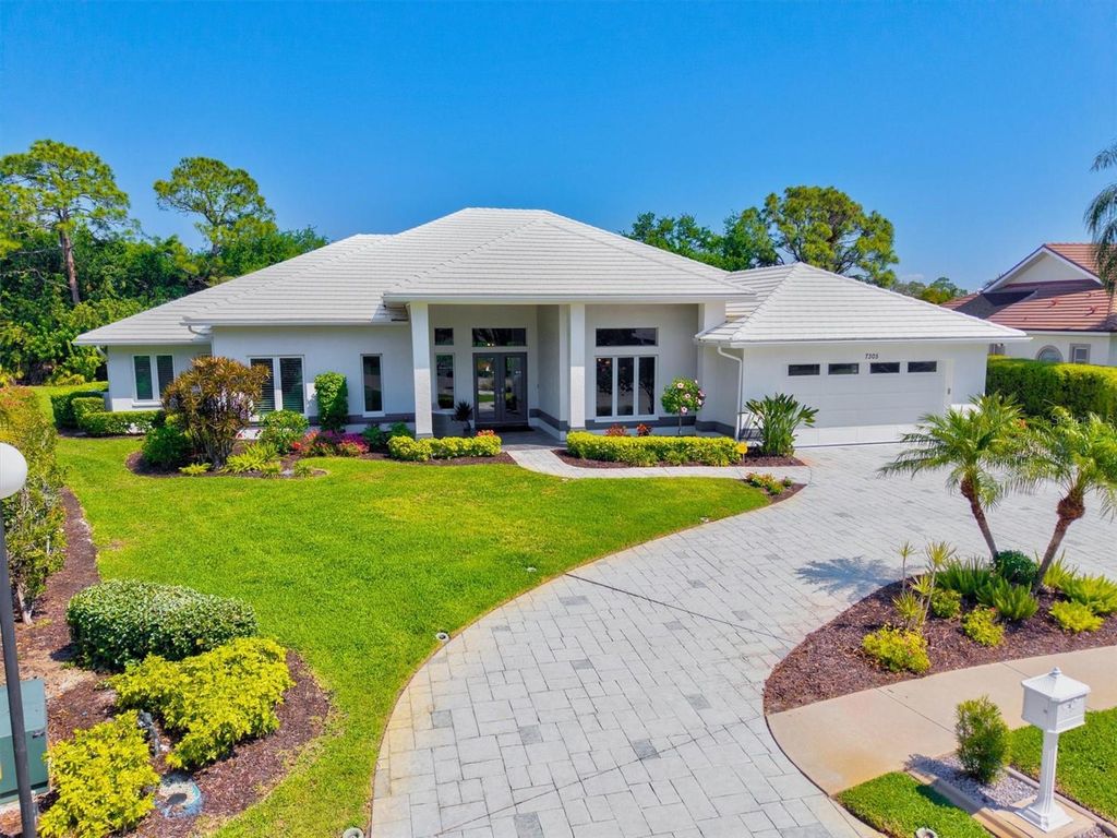 7305 LINKS COURT, Sarasota, FL 34243