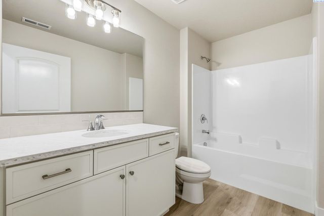 10519 Atlantic Dr, Pasco, WA 99301