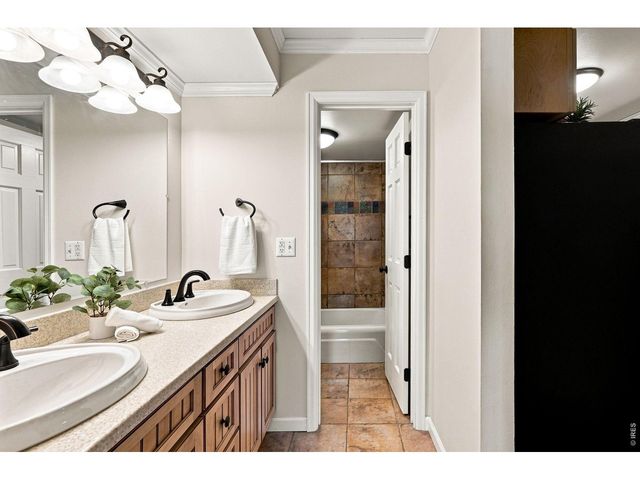 2227 Canyon Blvd A-411, Boulder, CO 80302
