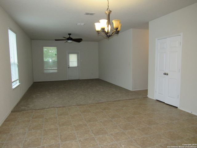 9119 Crown Silver, San Antonio, TX 78254