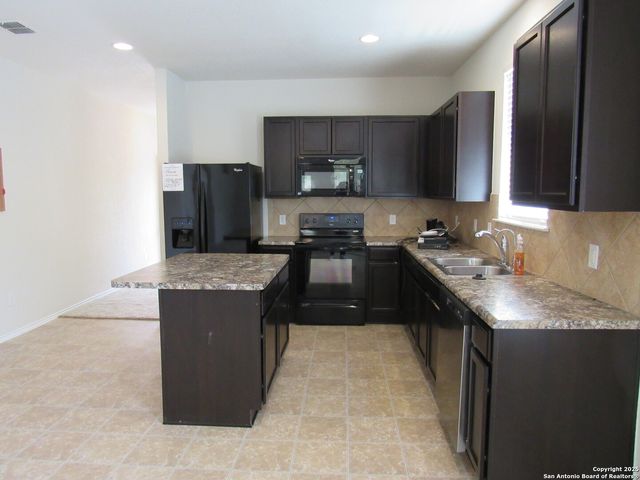 9119 Crown Silver, San Antonio, TX 78254