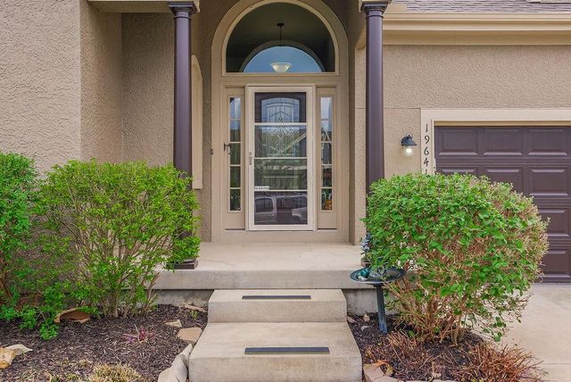 19641 W 106th Terrace, Olathe, KS 66061