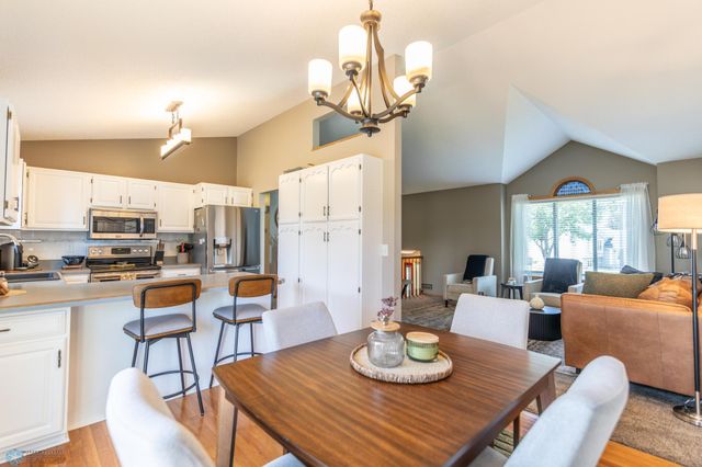 2501 39th Avenue S, Fargo, ND 58104