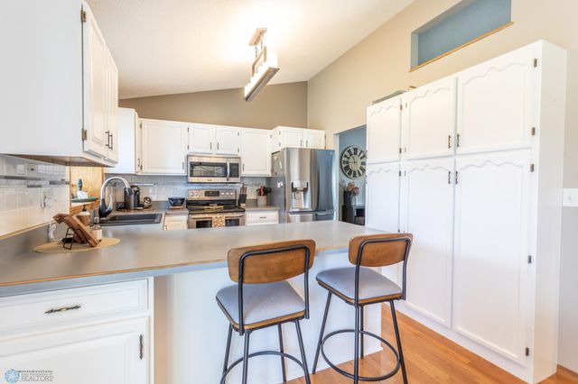 2501 39th Avenue S, Fargo, ND 58104