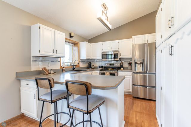 2501 39th Avenue S, Fargo, ND 58104
