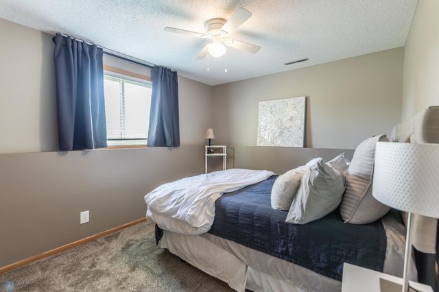 2501 39th Avenue S, Fargo, ND 58104
