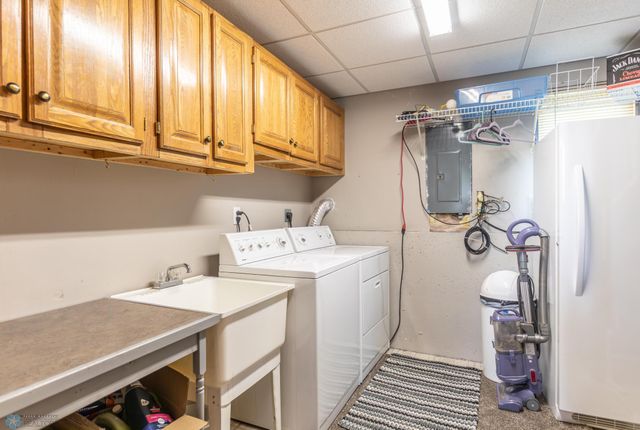 2501 39th Avenue S, Fargo, ND 58104