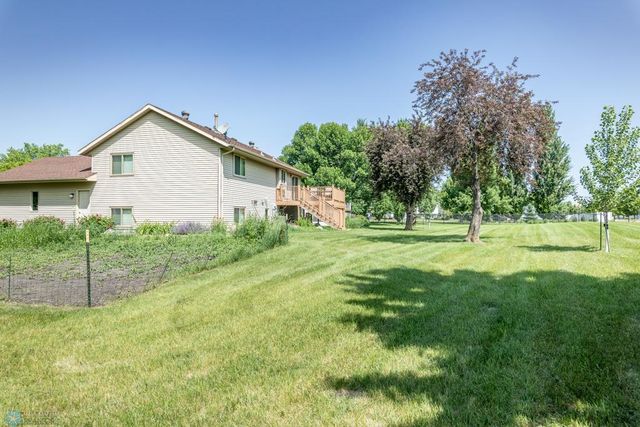 2501 39th Avenue S, Fargo, ND 58104