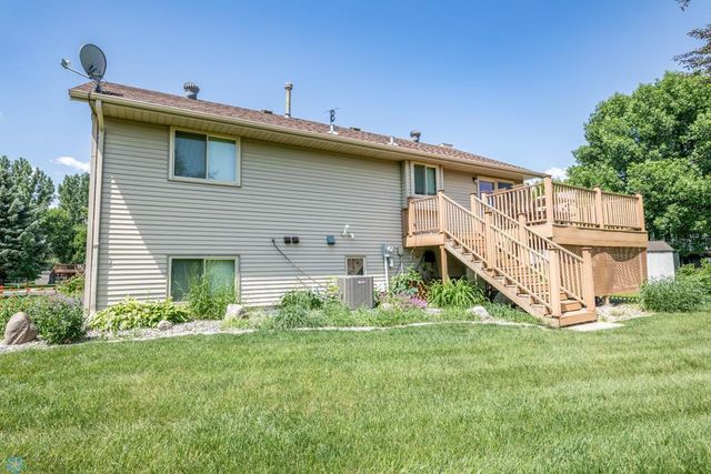 2501 39th Avenue S, Fargo, ND 58104