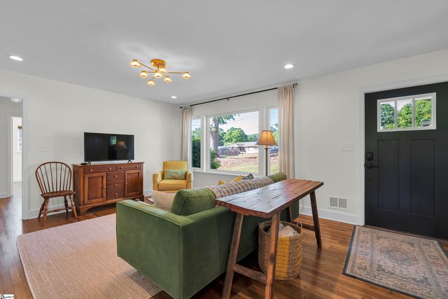 137 Hamilton Avenue, Spartanburg, SC 29302