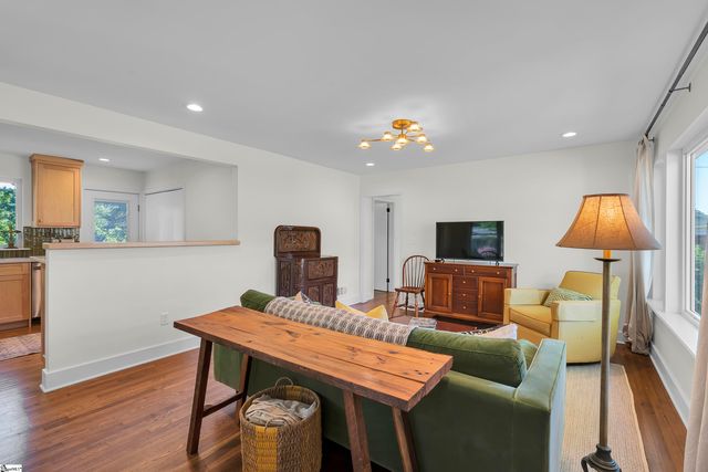 137 Hamilton Avenue, Spartanburg, SC 29302