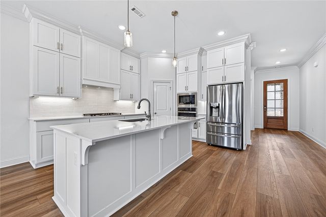 3004 S 14th Street, Rogers, AR 72758