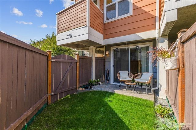 1719 SW Henderson Street, Seattle, WA 98106