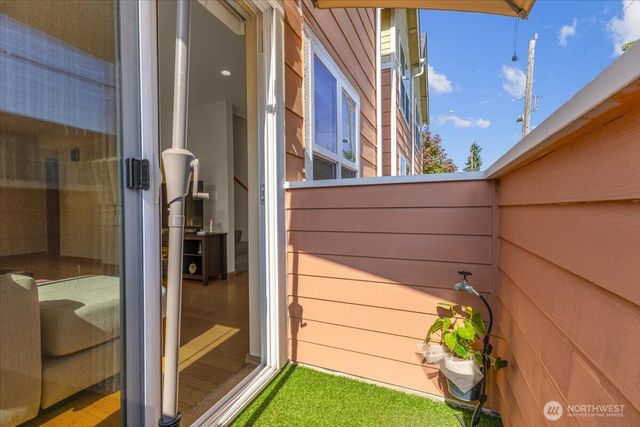 1719 SW Henderson Street, Seattle, WA 98106