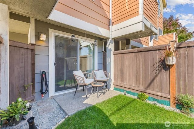 1719 SW Henderson Street, Seattle, WA 98106