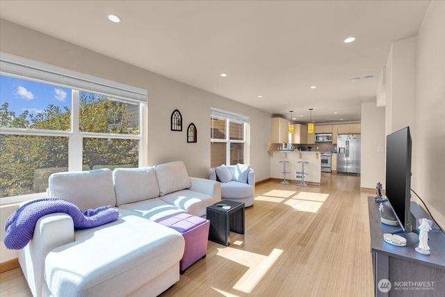 1719 SW Henderson Street, Seattle, WA 98106