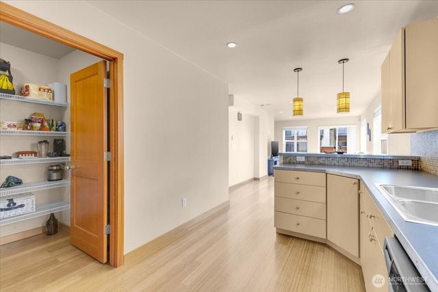 1719 SW Henderson Street, Seattle, WA 98106