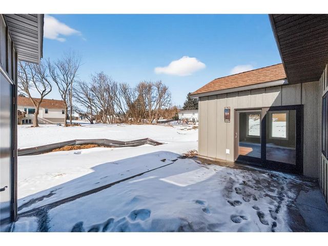 1065 Legend Lane, River Falls, WI 54022
