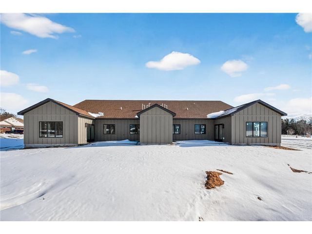 1065 Legend Lane, River Falls, WI 54022