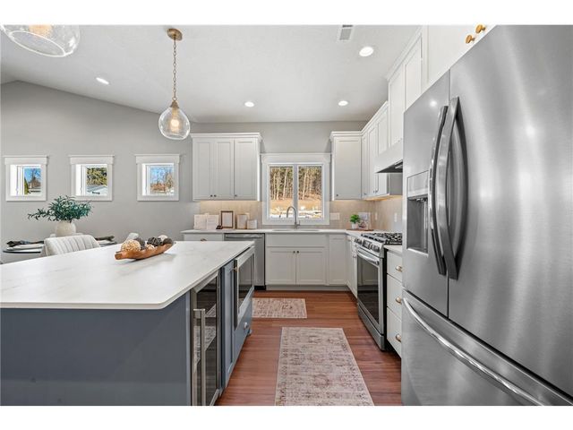 1065 Legend Lane, River Falls, WI 54022