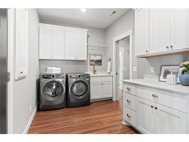 1065 Legend Lane, River Falls, WI 54022