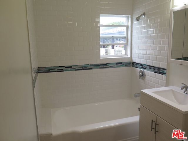 2221 Ocean Park Boulevard 5, Santa Monica, CA 90405