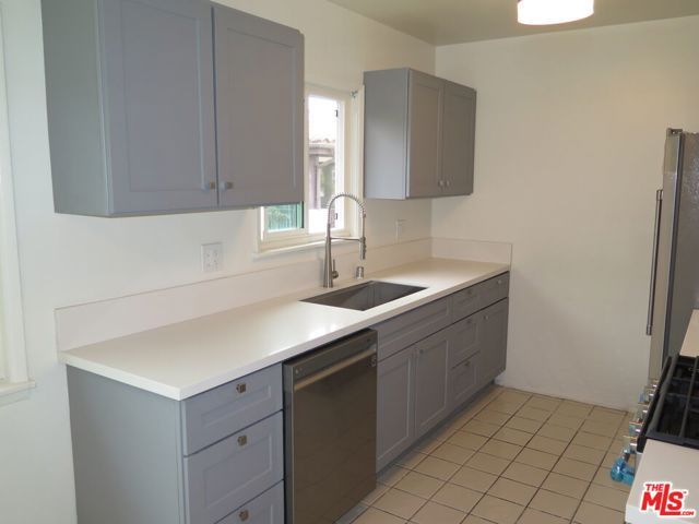 2221 Ocean Park Boulevard 5, Santa Monica, CA 90405