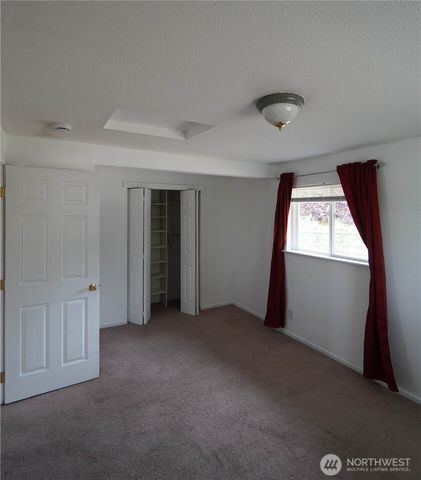 1801 E 164th Street Ct, Spanaway, WA 98387
