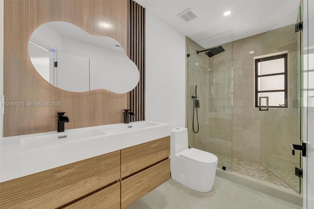 611 SE 4th Street, Hialeah, FL 33010