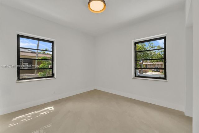 611 SE 4th Street, Hialeah, FL 33010