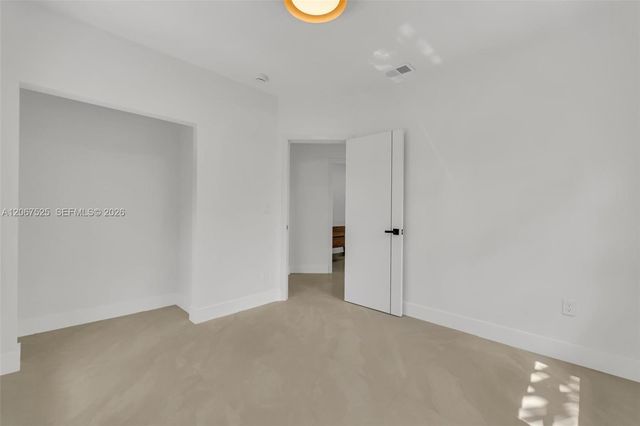 611 SE 4th Street, Hialeah, FL 33010