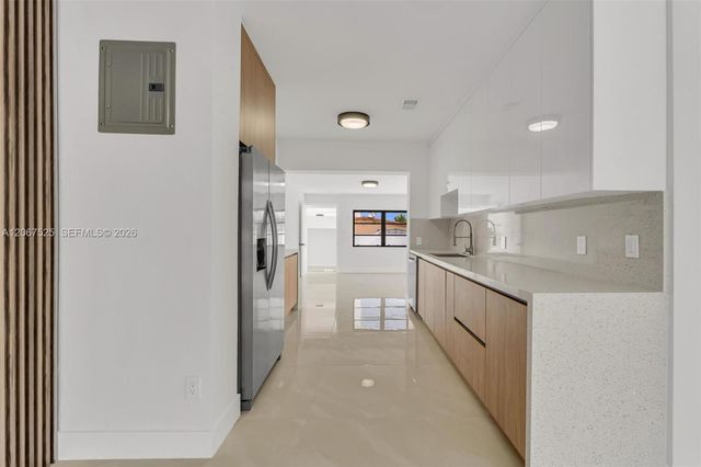 611 SE 4th Street, Hialeah, FL 33010