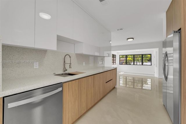 611 SE 4th Street, Hialeah, FL 33010