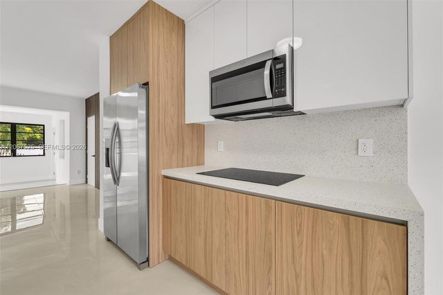 611 SE 4th Street, Hialeah, FL 33010
