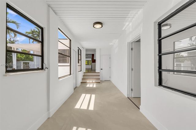 611 SE 4th Street, Hialeah, FL 33010