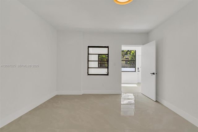 611 SE 4th Street, Hialeah, FL 33010