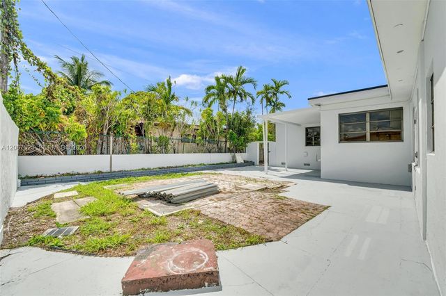611 SE 4th Street, Hialeah, FL 33010