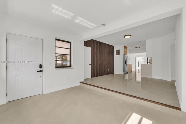 611 SE 4th Street, Hialeah, FL 33010