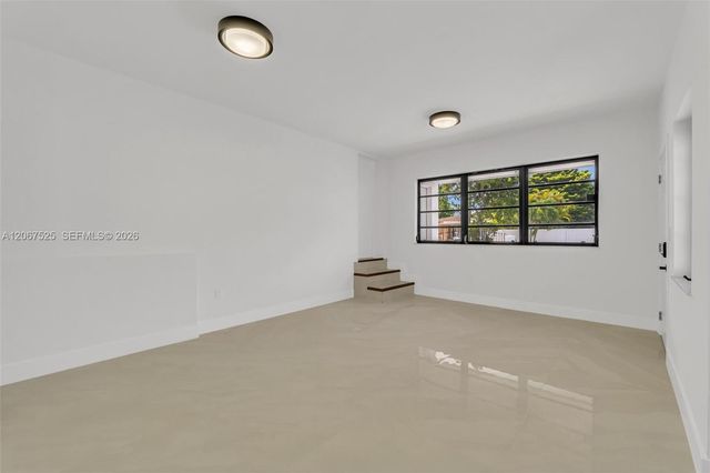 611 SE 4th Street, Hialeah, FL 33010