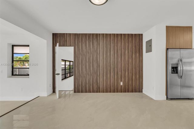 611 SE 4th Street, Hialeah, FL 33010