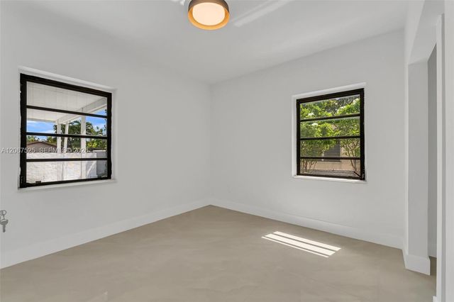 611 SE 4th Street, Hialeah, FL 33010