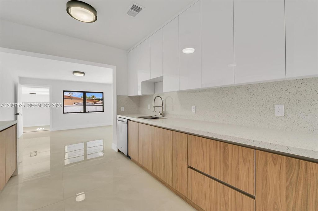 611 SE 4th Street, Hialeah, FL 33010